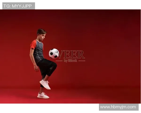 足球明星身材高清照片展示运动魅力与健康生活方式的完美结合