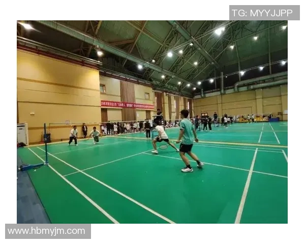 成都羽毛球队在邀请赛中的速度表现分析与精彩瞬间回顾 成都羽毛球队在邀请赛中的速度表现分析与精彩瞬间回顾